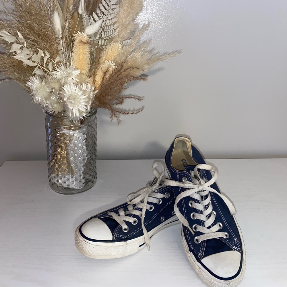 Blue Converse size 7 Woman’s